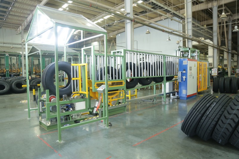 輪胎全自動修剪機(jī)